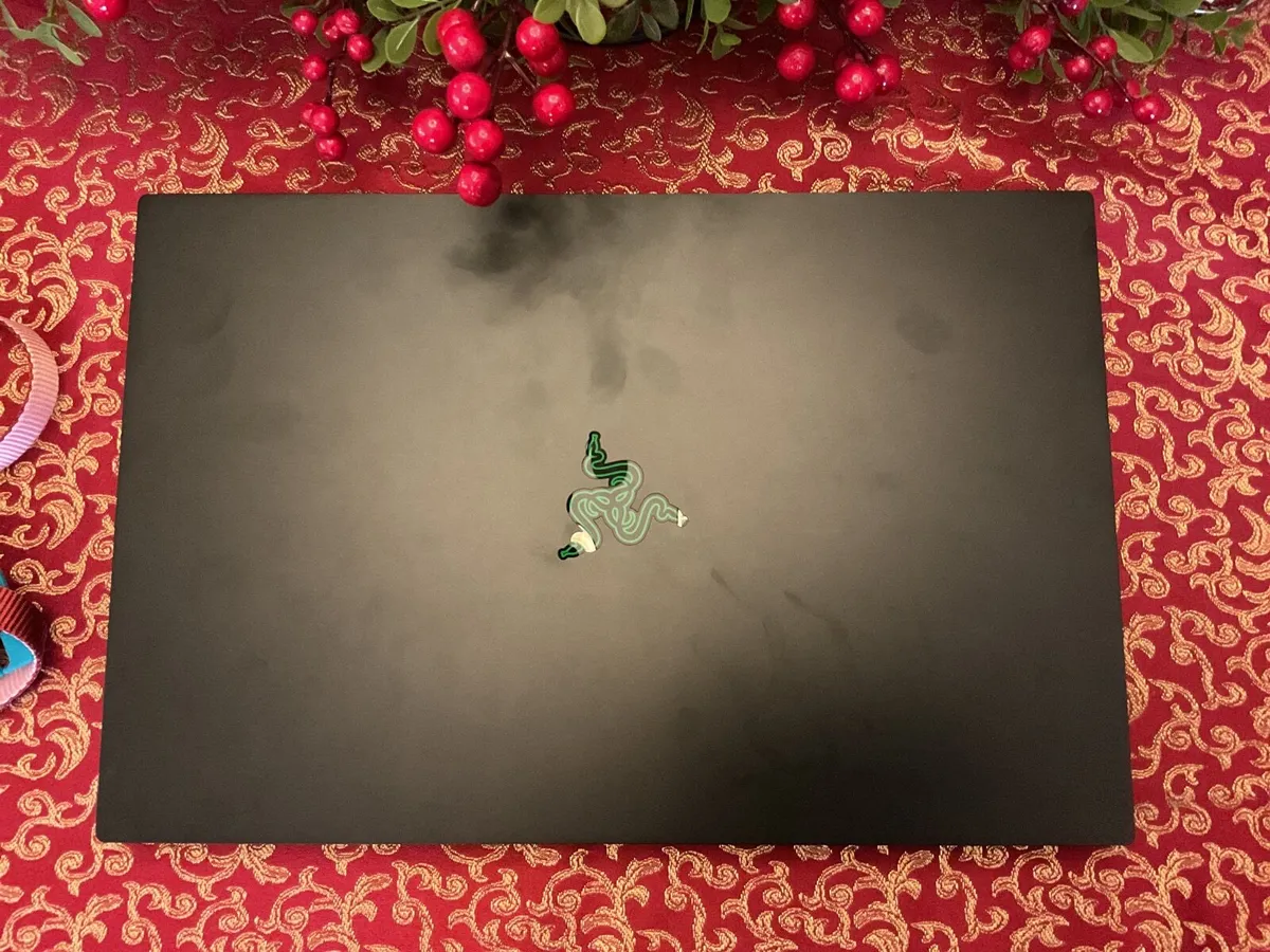 Razer Blade 15-15.6 Inch laptop with RTX 3070ti - Image 2