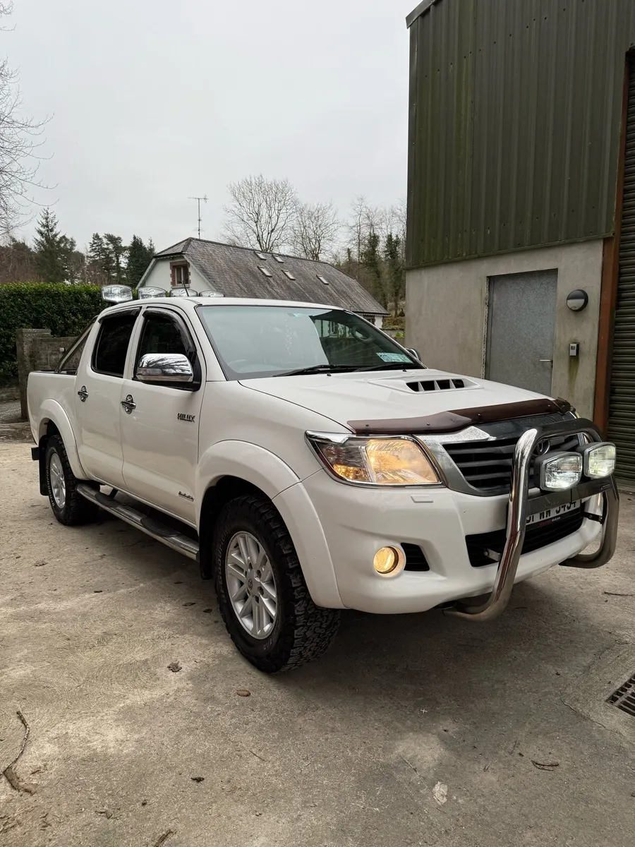 2015 Invincible Hilux - Image 1