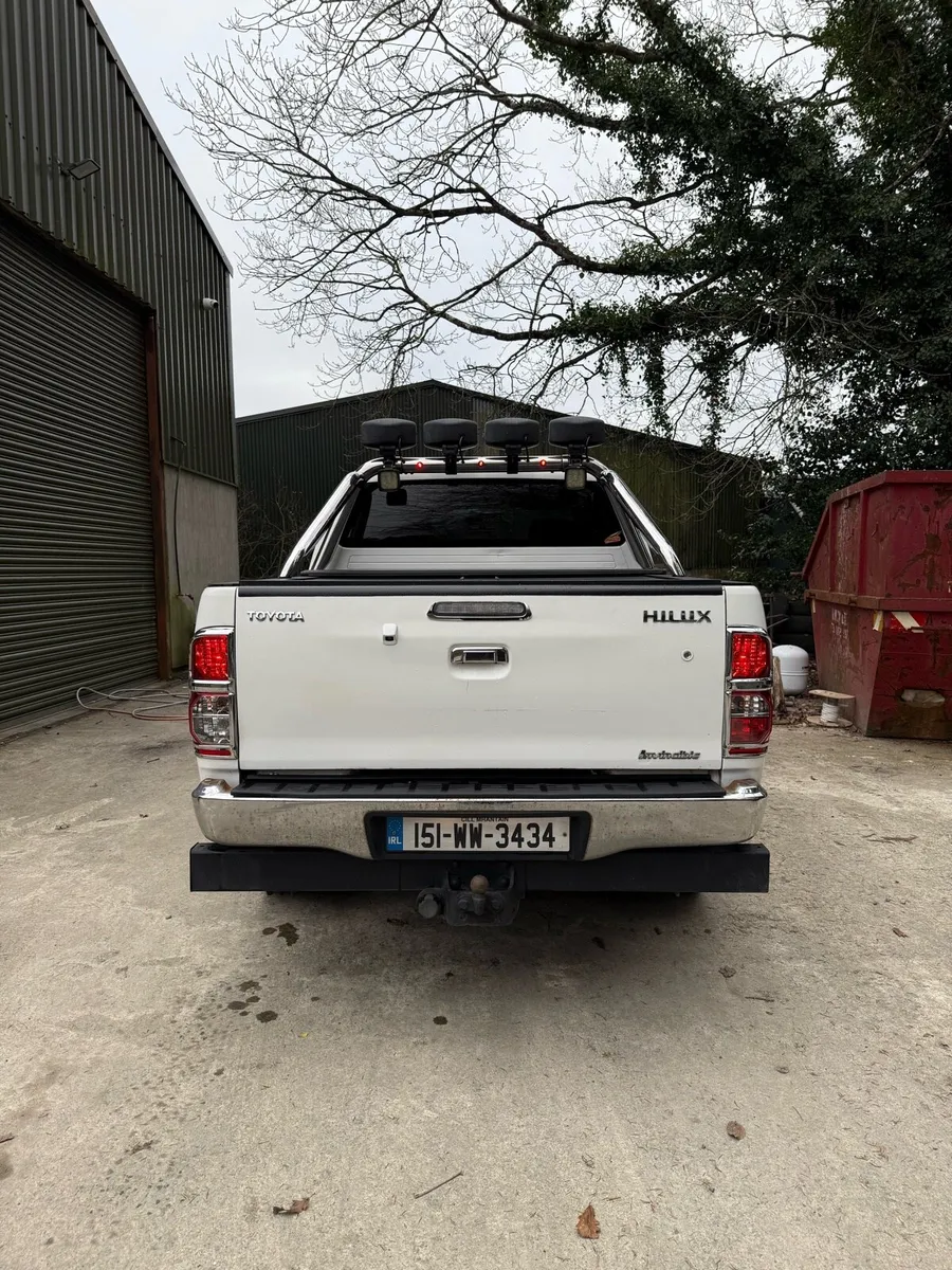 2015 Invincible Hilux - Image 4