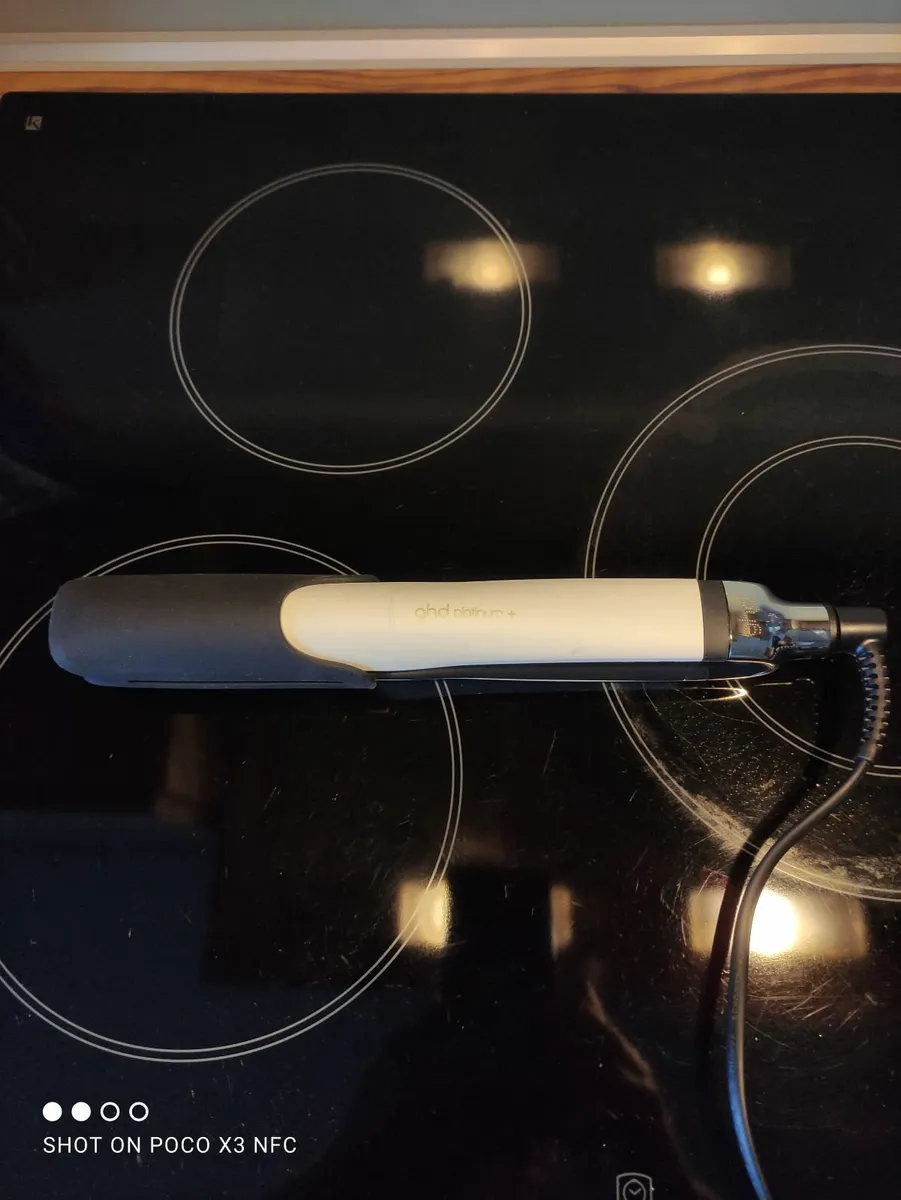 GHD Platinum Plus Hair Straightener - Image 1