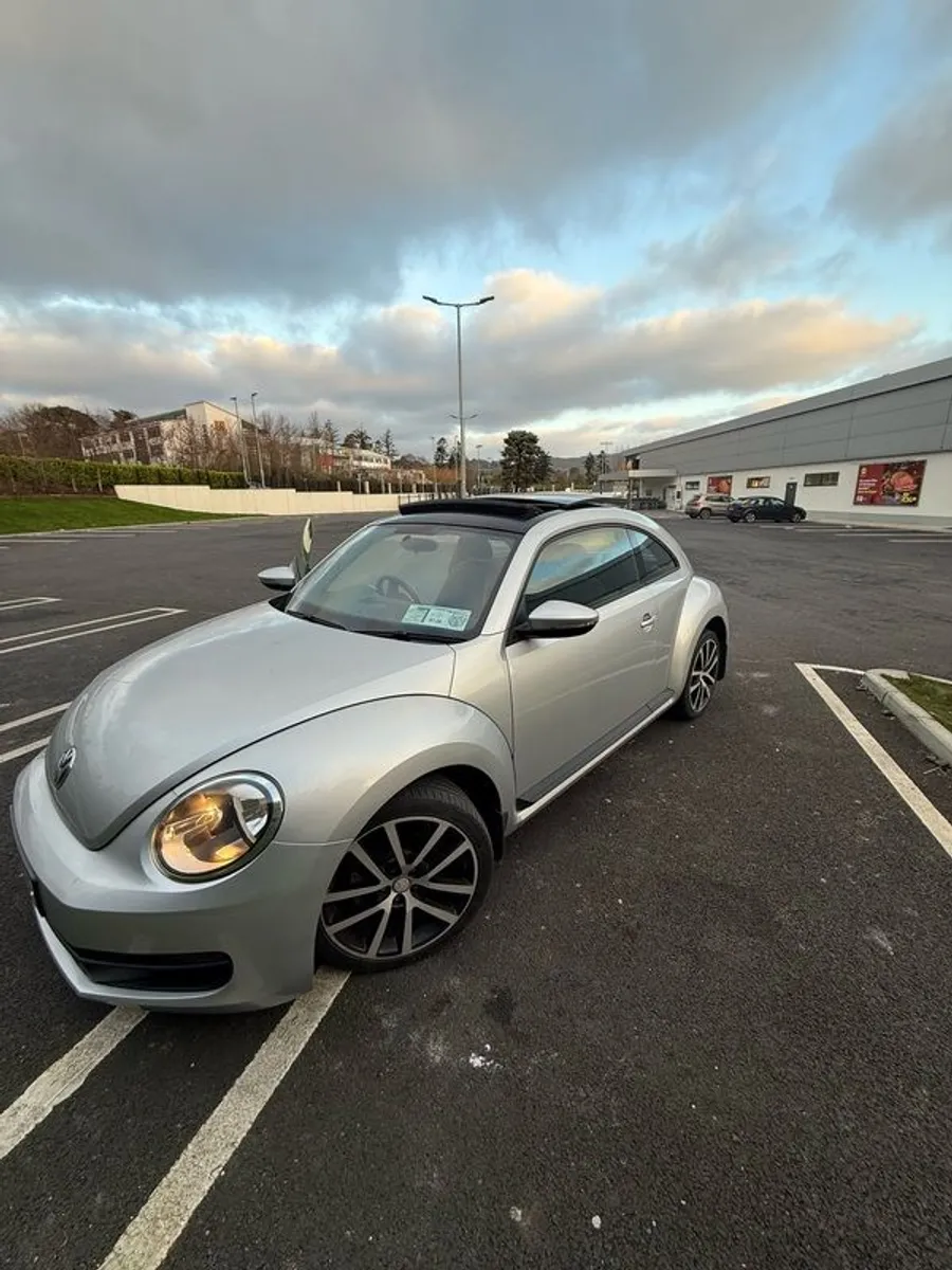 2013 Volkswagen Beetle - Image 3