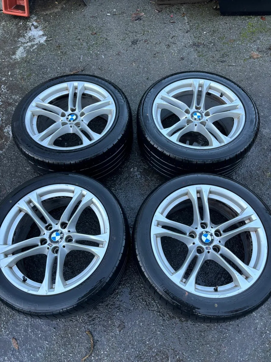 R18 GENUINE Bmw F10 5 series Alloys m-Sport - Image 1