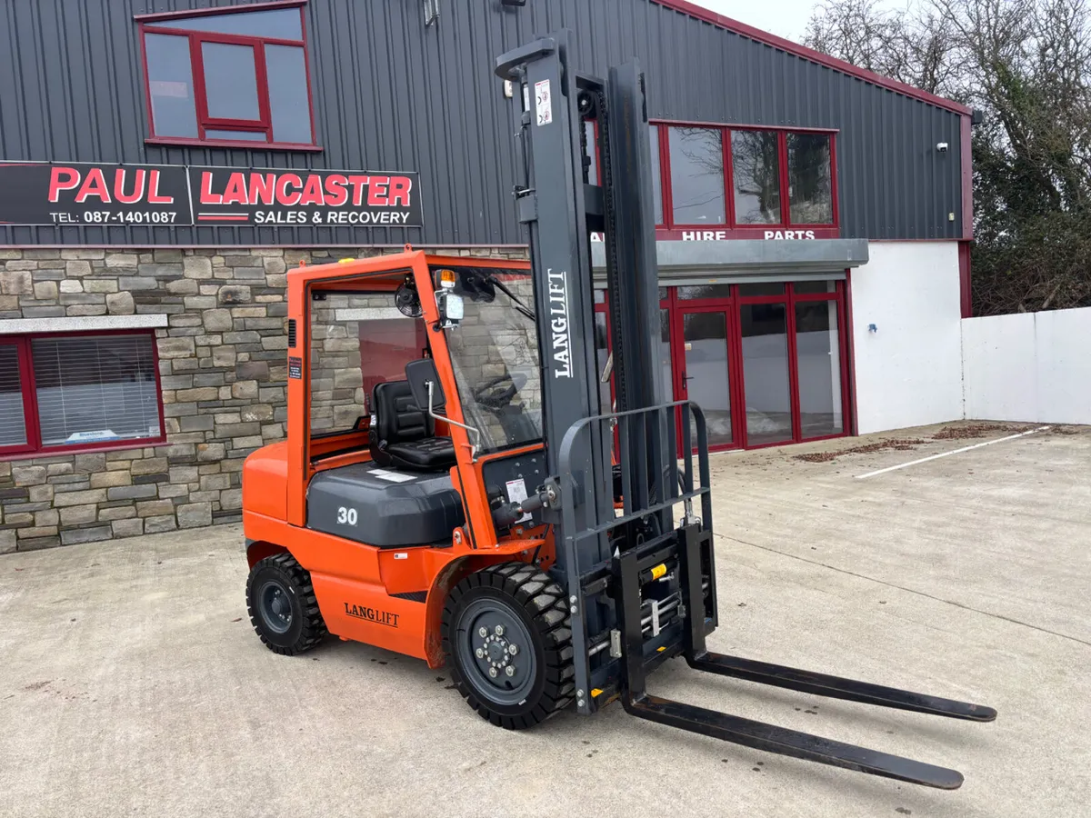 New forklift 3 ton Isuzu engine - Image 1