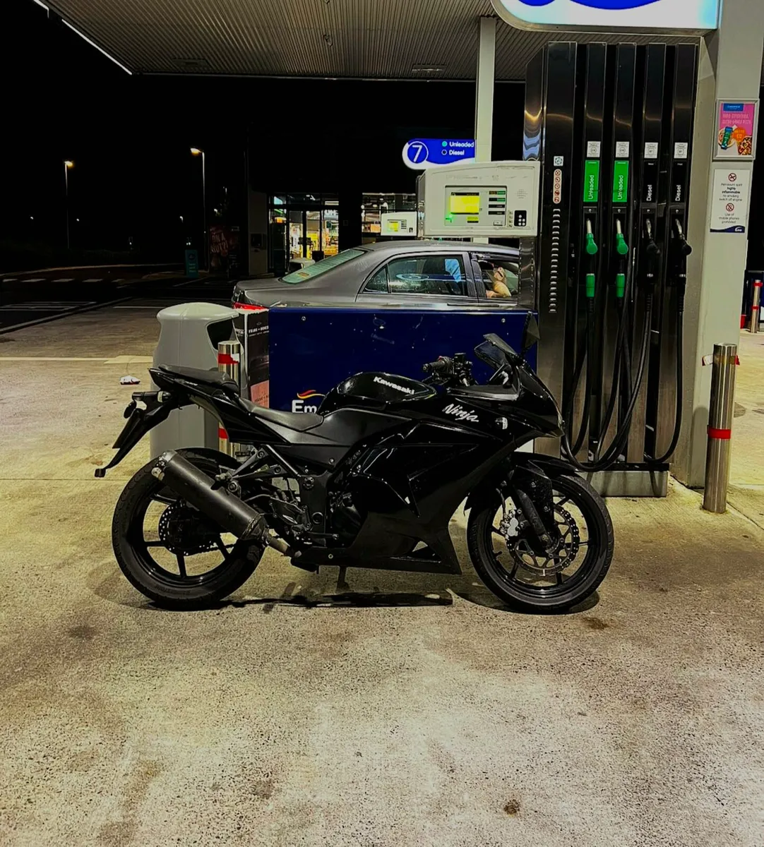 Kawasaki ninja 250r - Image 2