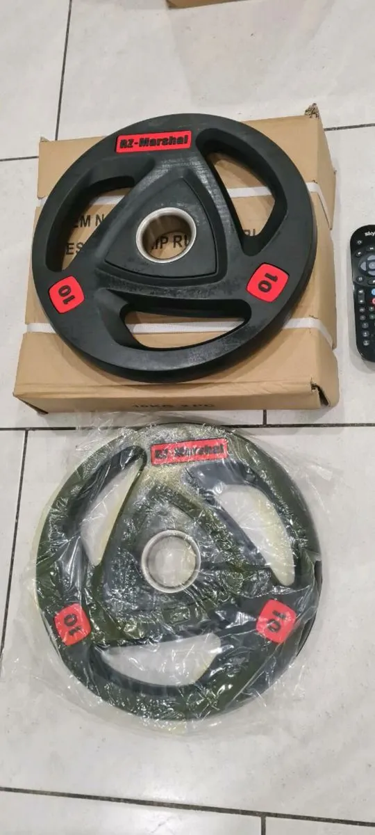 Brand new 2x10 kilo Olympic tri grip weight plates - Image 2
