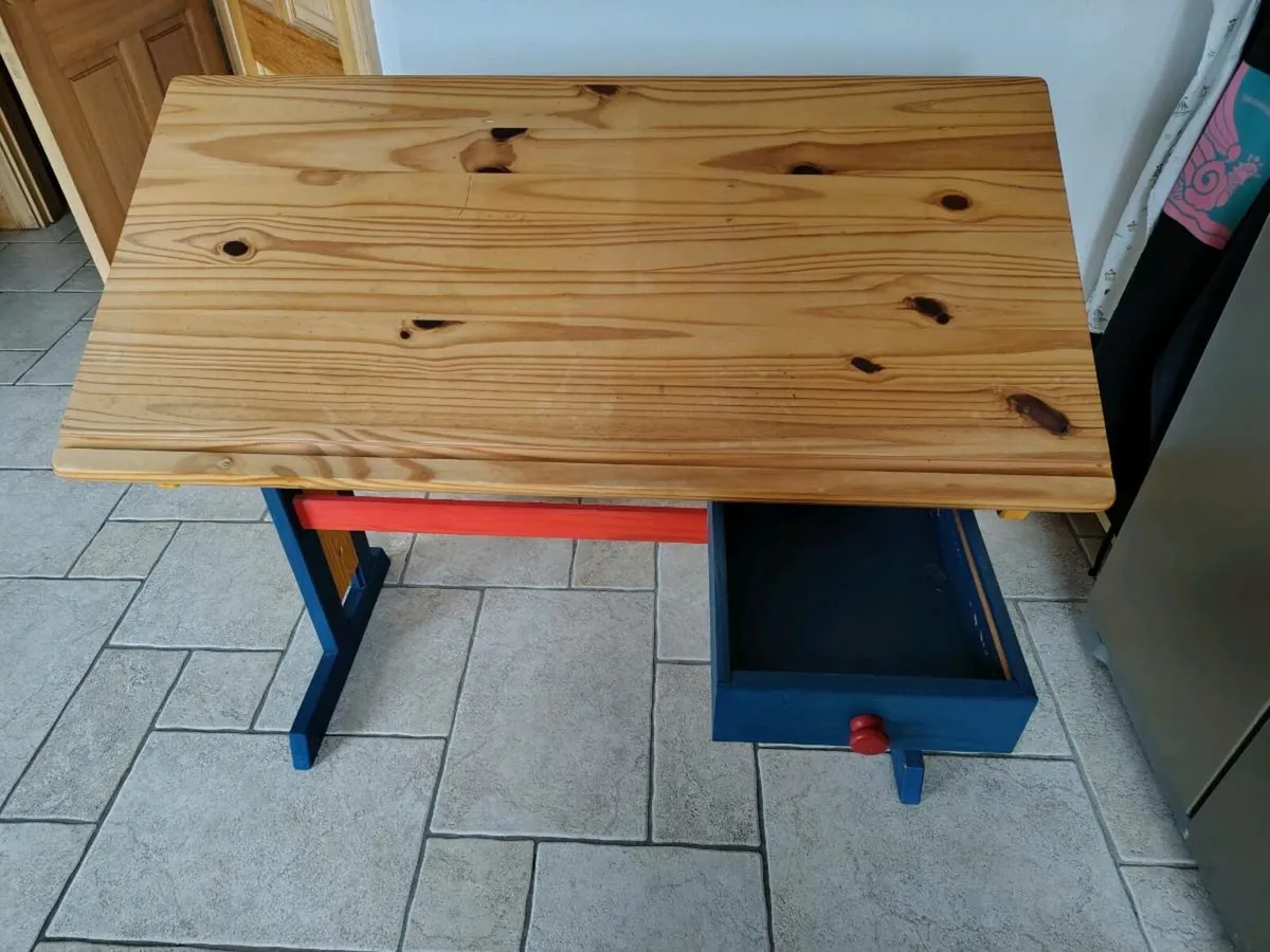 Study table - Image 1