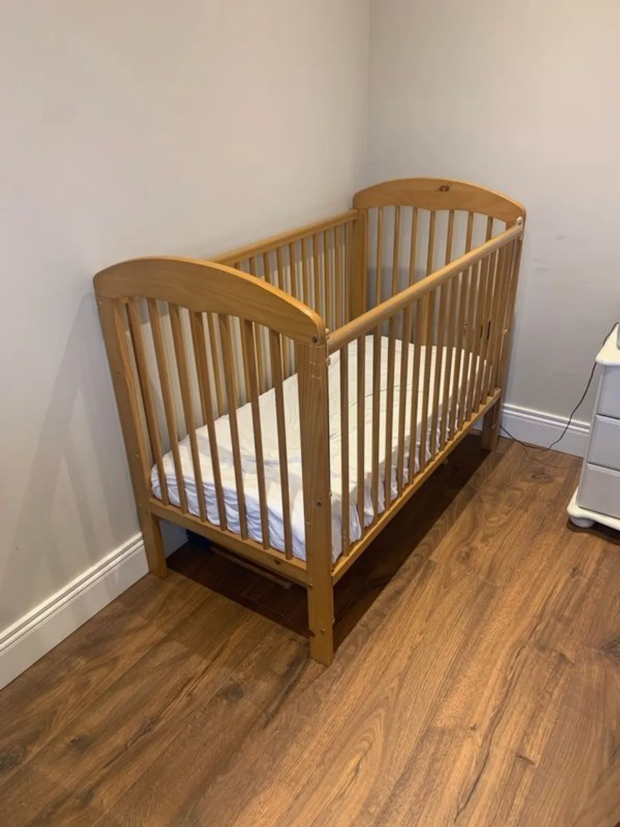 Baby Cot - Image 1