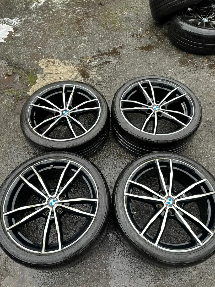 R19 GENUINE Bmw Alloy wheels. - Image 1