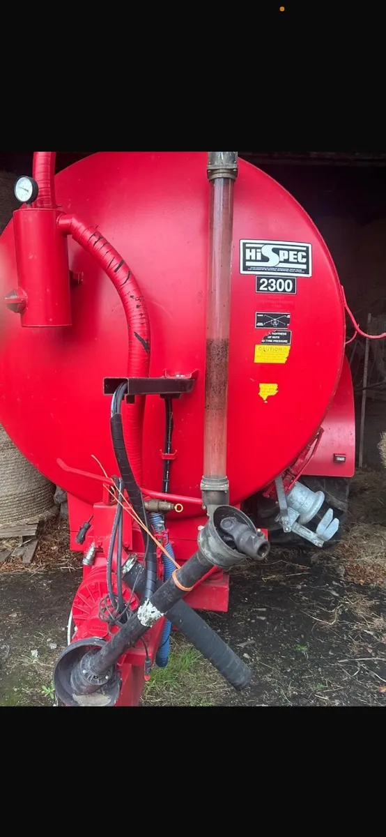 A slurry tanker - Image 4