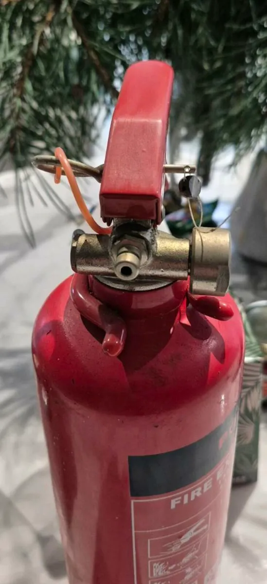 Fire extinguisher - Image 2