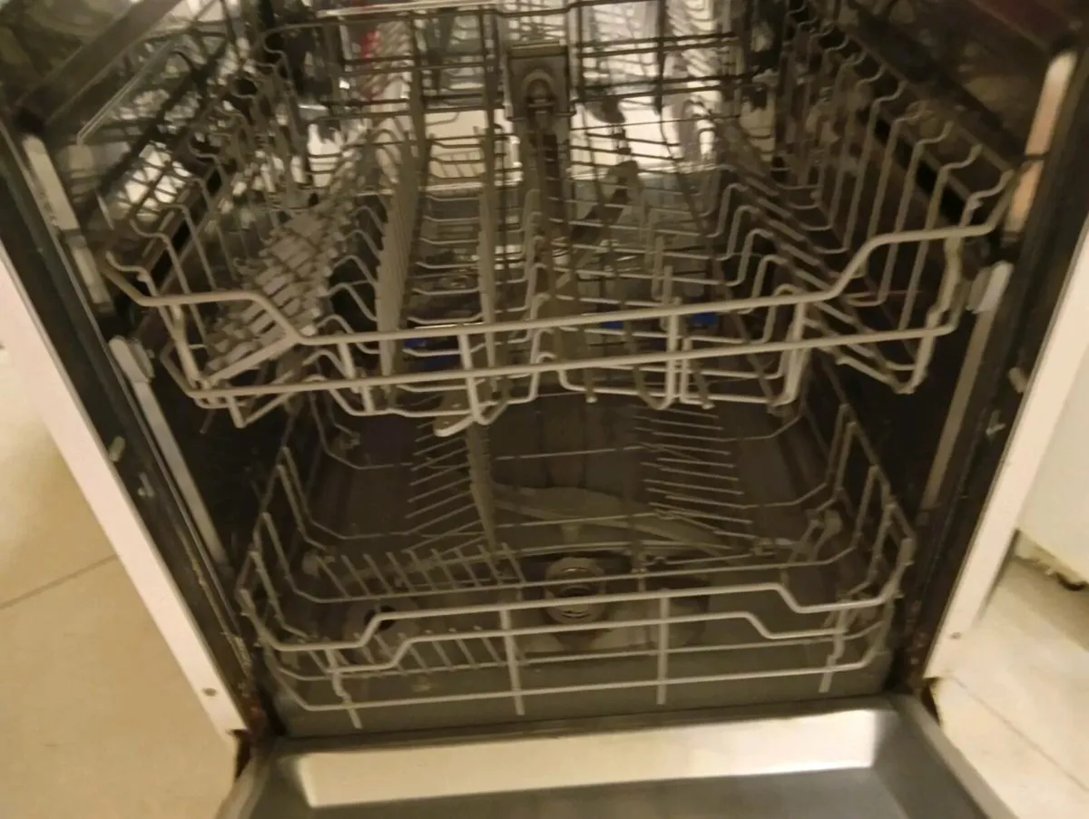 Dishwasher - Image 2