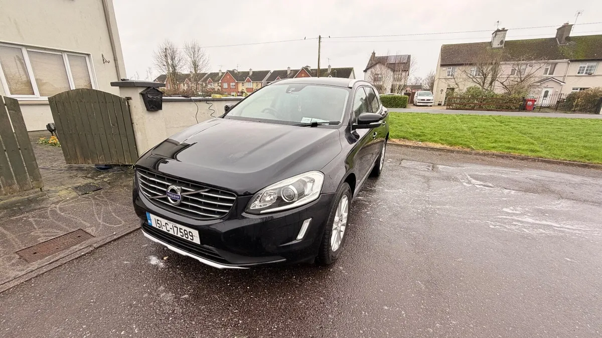 🚙 Volvo XC60 SE Lux D4 AWD 2015 (2016 facelift) - Image 1