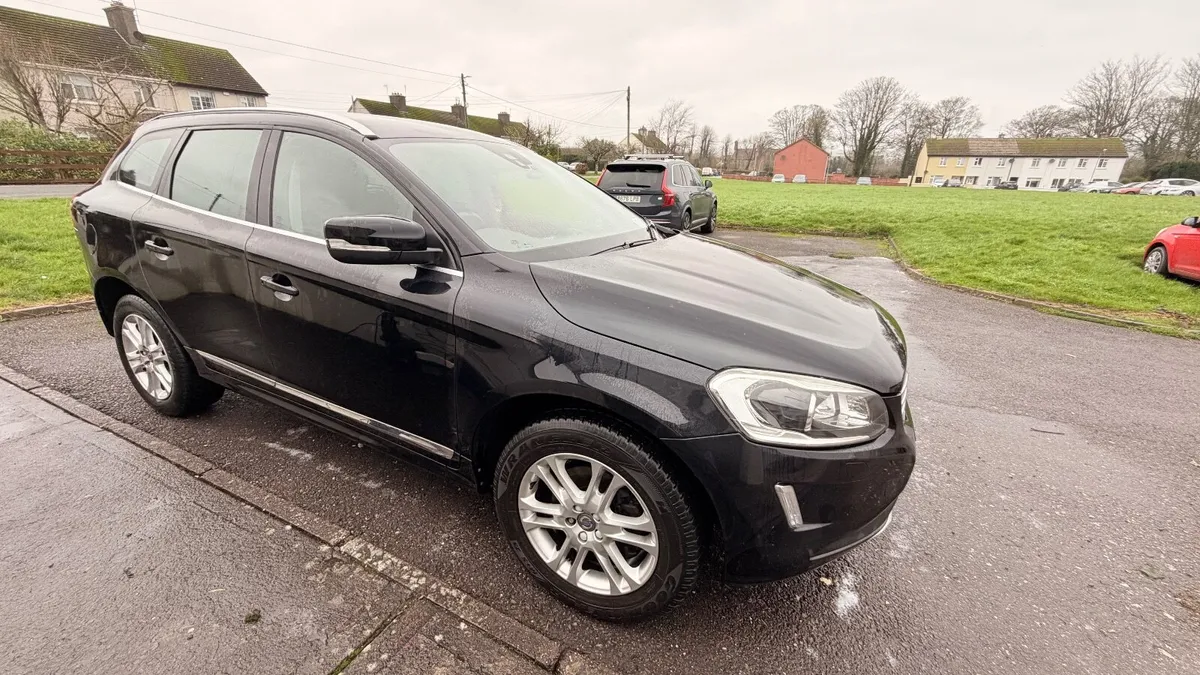 🚙 Volvo XC60 SE Lux D4 AWD 2015 (2016 facelift) - Image 2