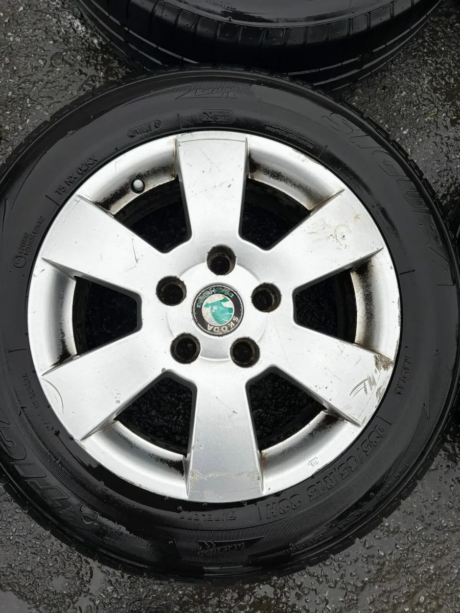 R16 Skoda Octavia Alloy Wheels. - Image 2