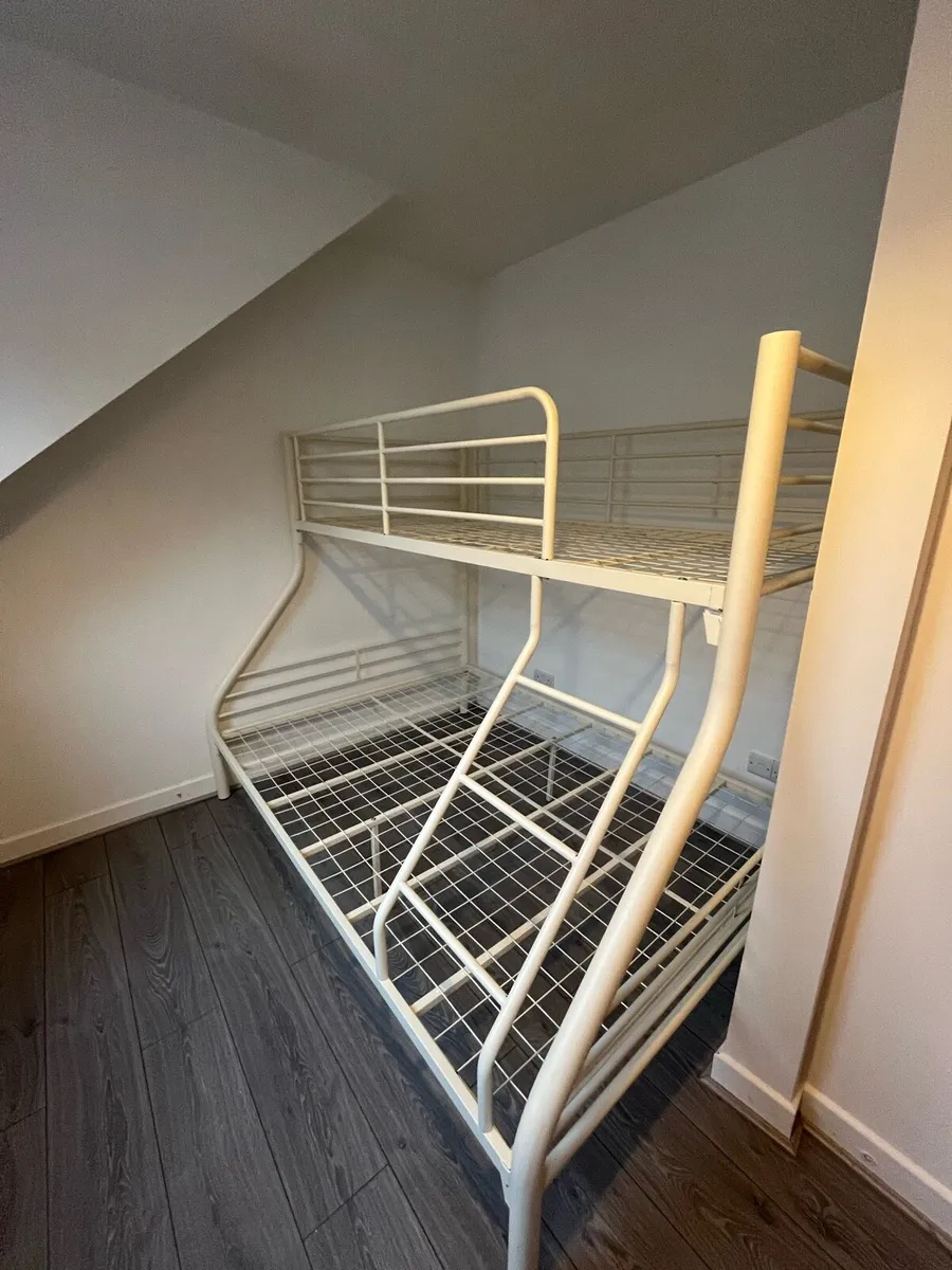 Bunk beds (single and double) - Image 1