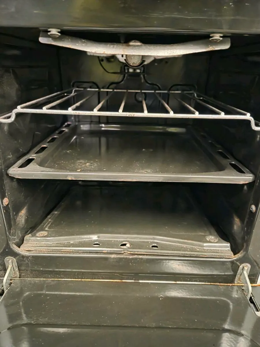 Gas Cooker with gas bottle - Image 4