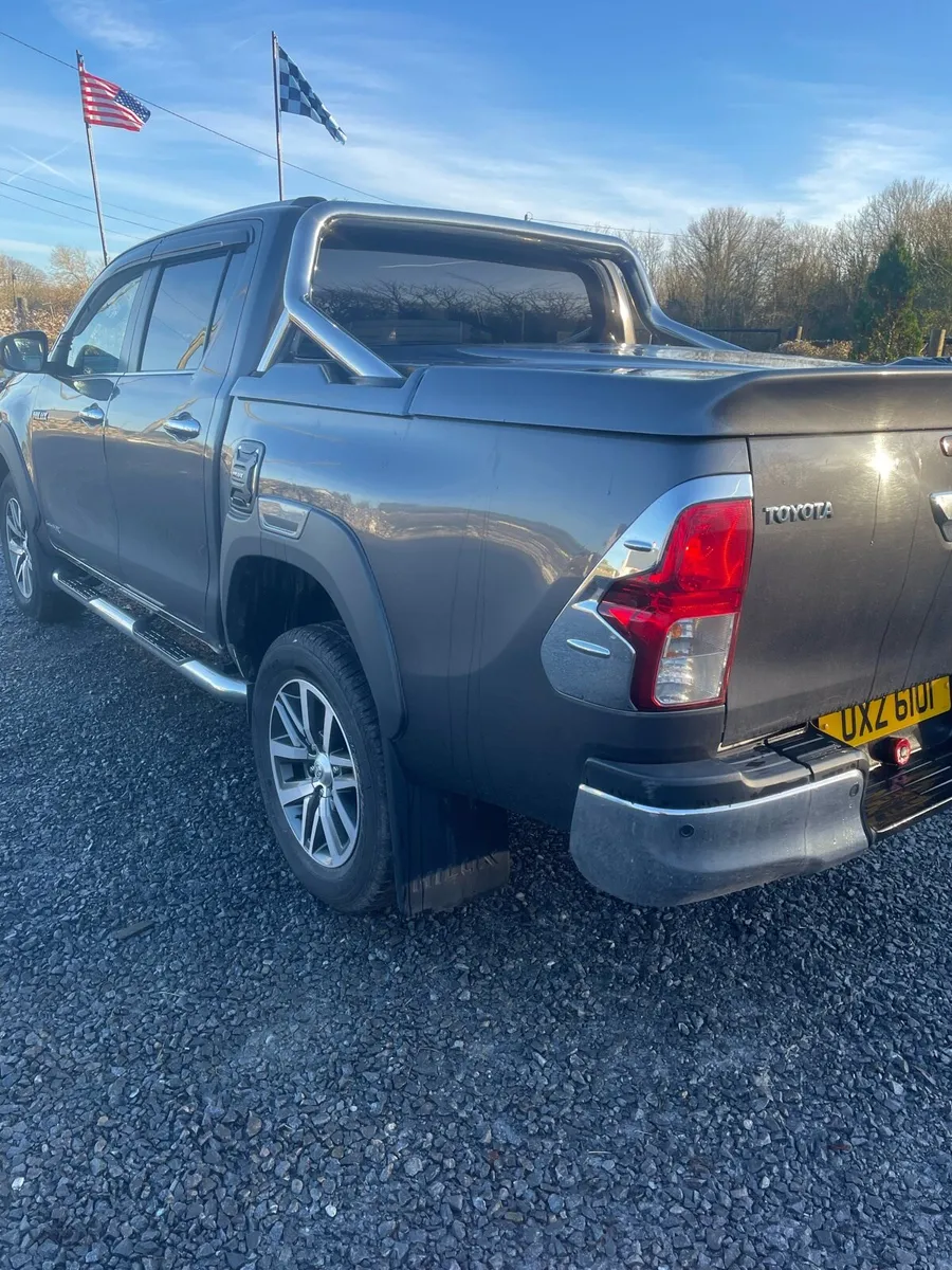 Toyota Hilux 2.4 automatic - Image 4
