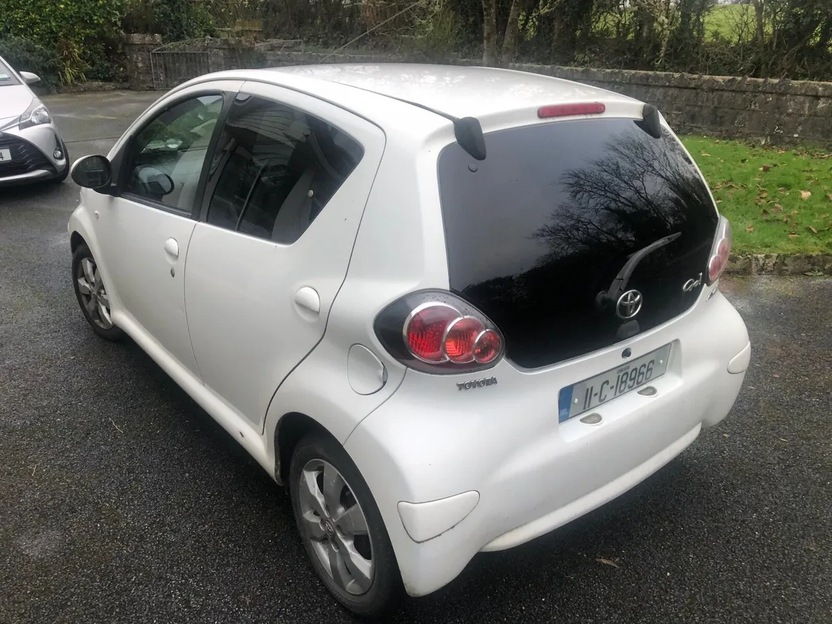 Toyota Aygo 2011 - Image 2