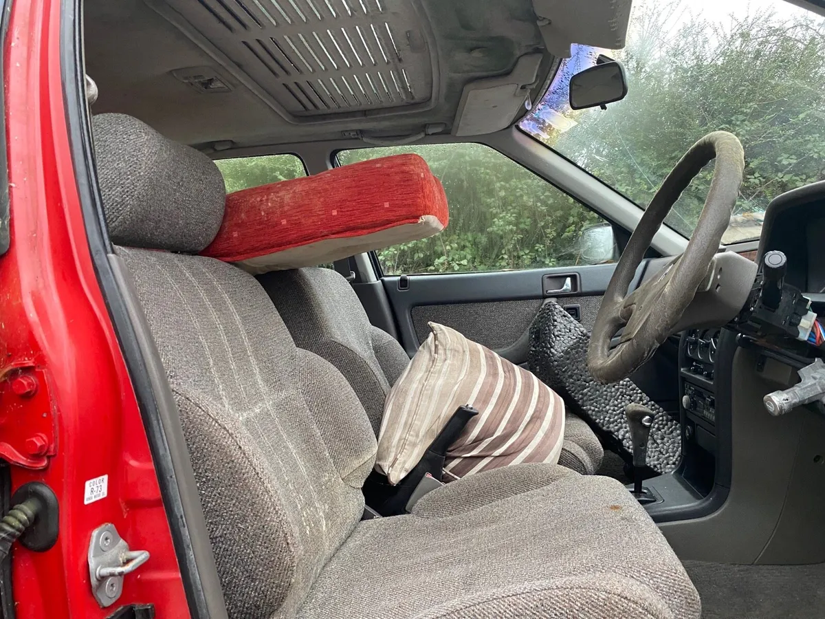 2001 Nissan micra + more cars - Image 2