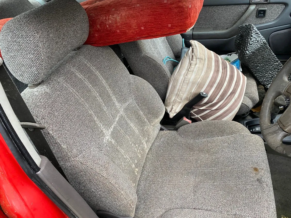 2001 Nissan micra + more cars - Image 3