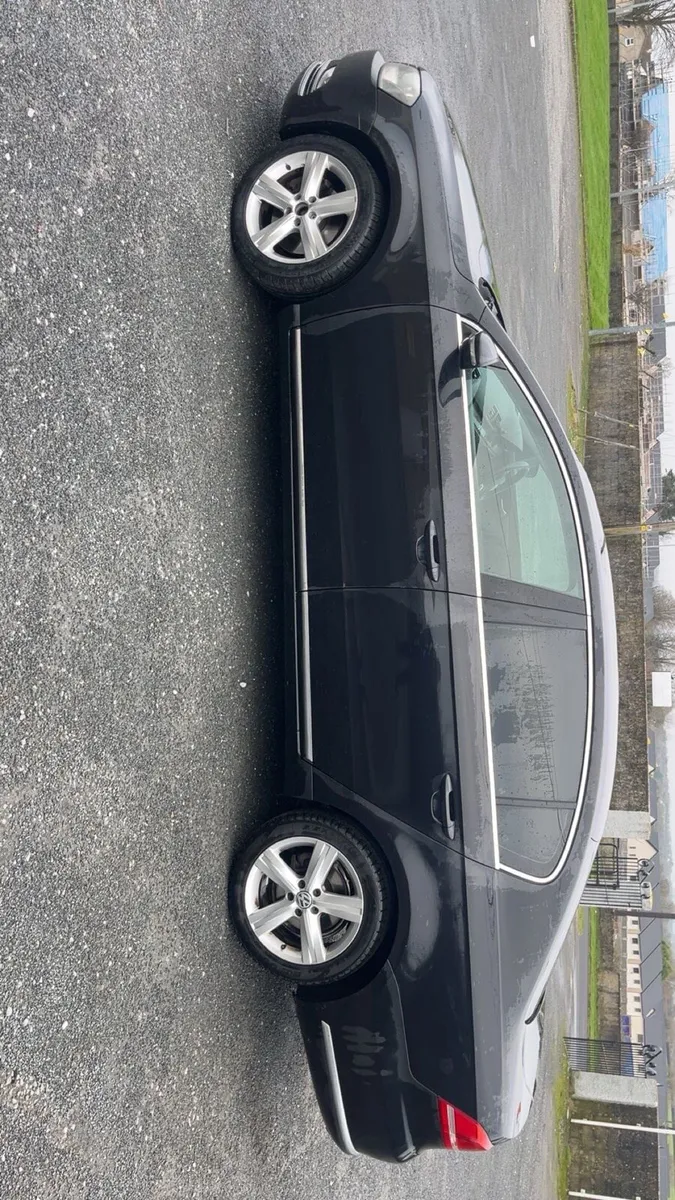 Volkswagen Passat - Image 4