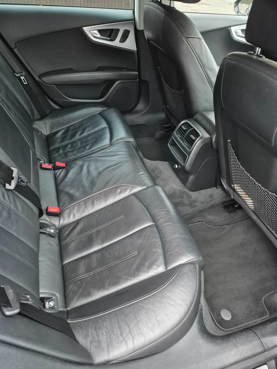 Audi A7 2012 - Image 2