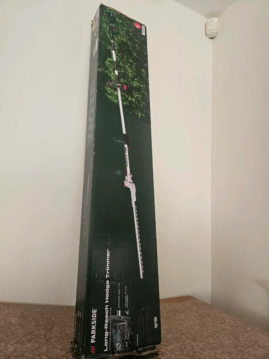 Parkside Long-Reach Hedge Trimmer PEHSL 710 A - Image 1