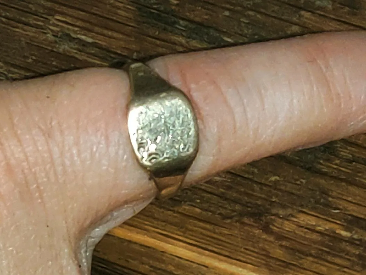 RARE IDENTITY, 9CT Gold Unusex Vintage Signet Ring - Image 2