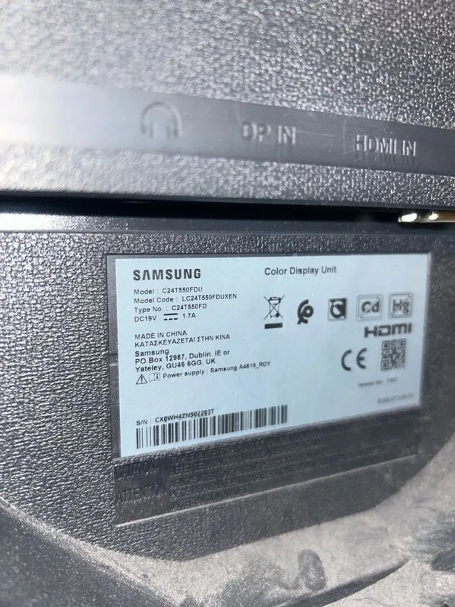 Samsung 24-inch curved monitor - Image 4