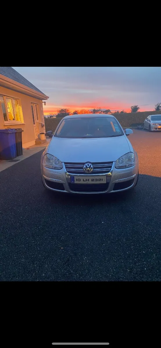 Volkswagen Jetta 2010 - Image 1