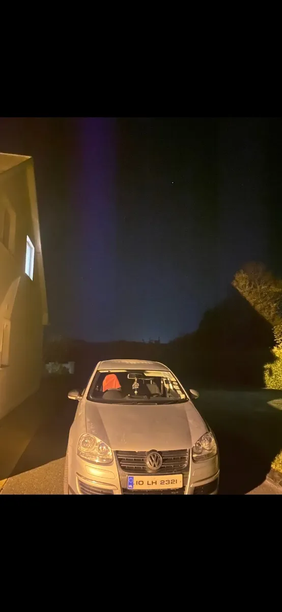 Volkswagen Jetta 2010 - Image 2