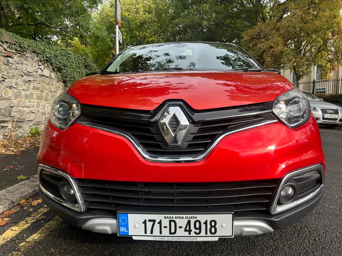 2017 RENAULT CAPTUR SIGNATURE LEATHER INTERIOR - Image 2