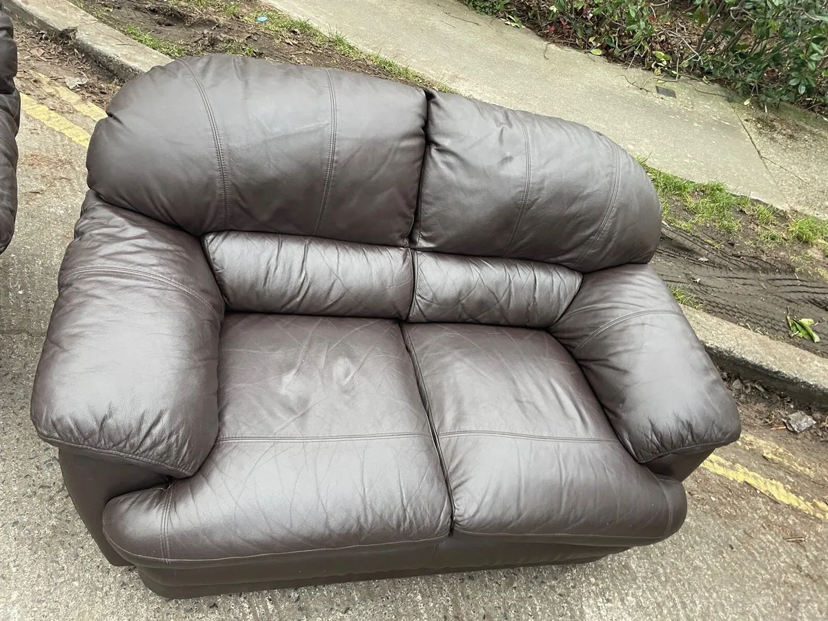 3 + 2 seater couch set €600 together - Image 2