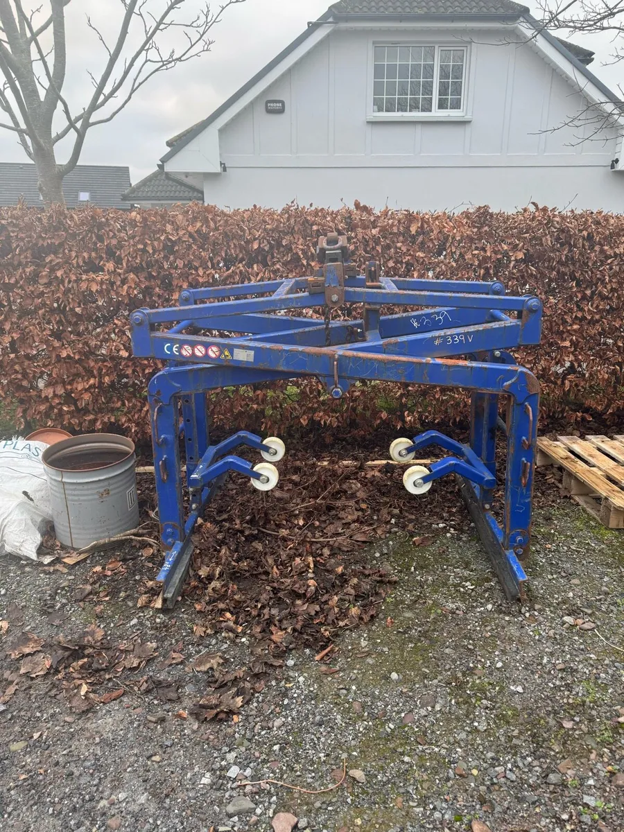 Block grab - Image 1