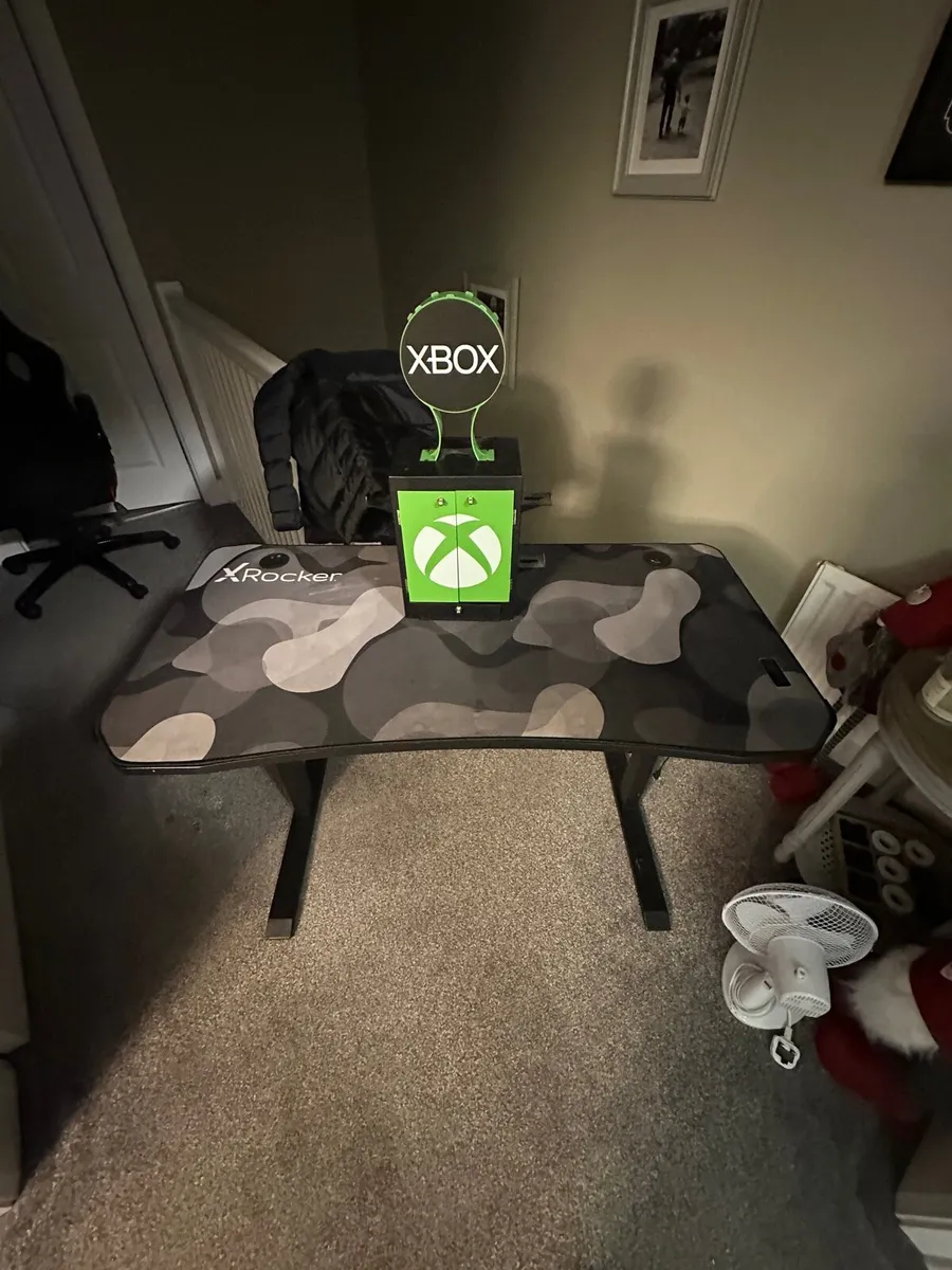 Gaming desk