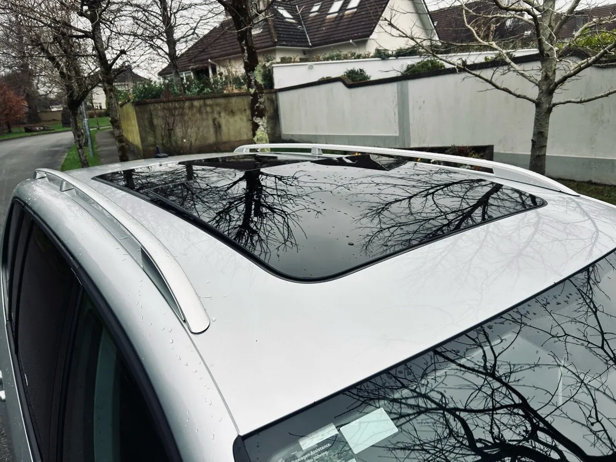 VOLKSWAGEN TOURAN HIGHLINE 2.0TDI 140BHP 6 SPEED - Image 3