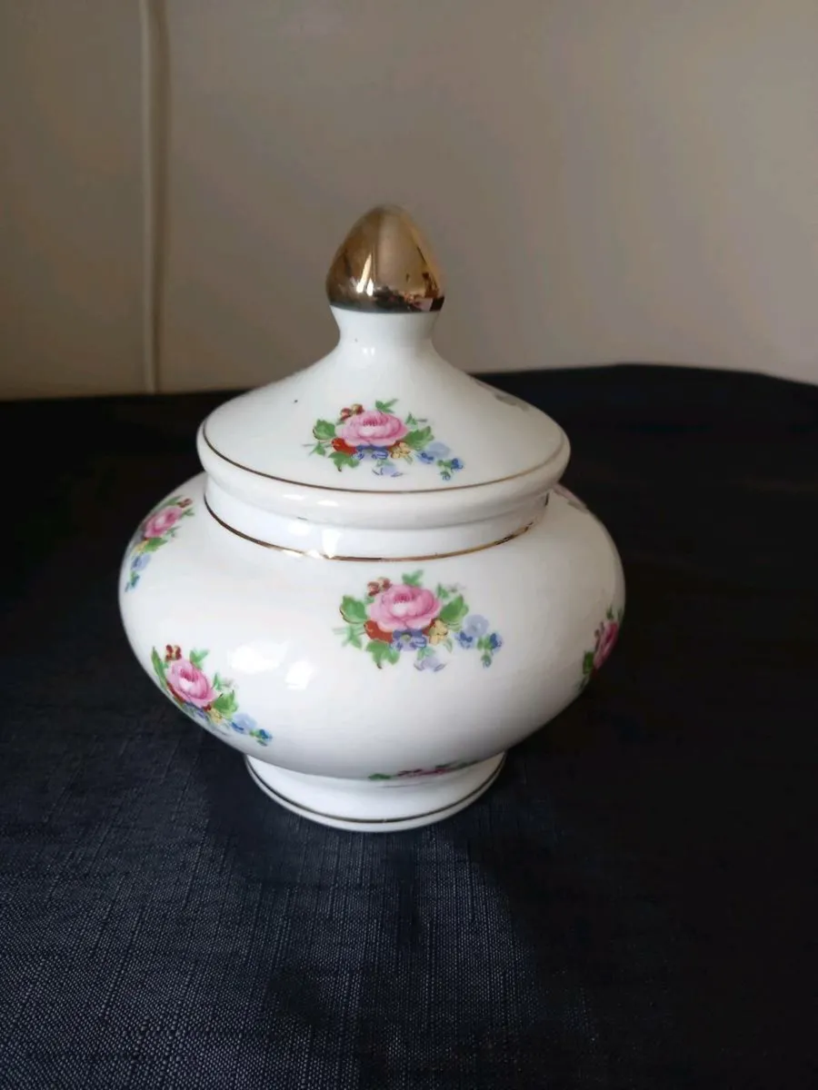 China Cookie Jar - Image 1