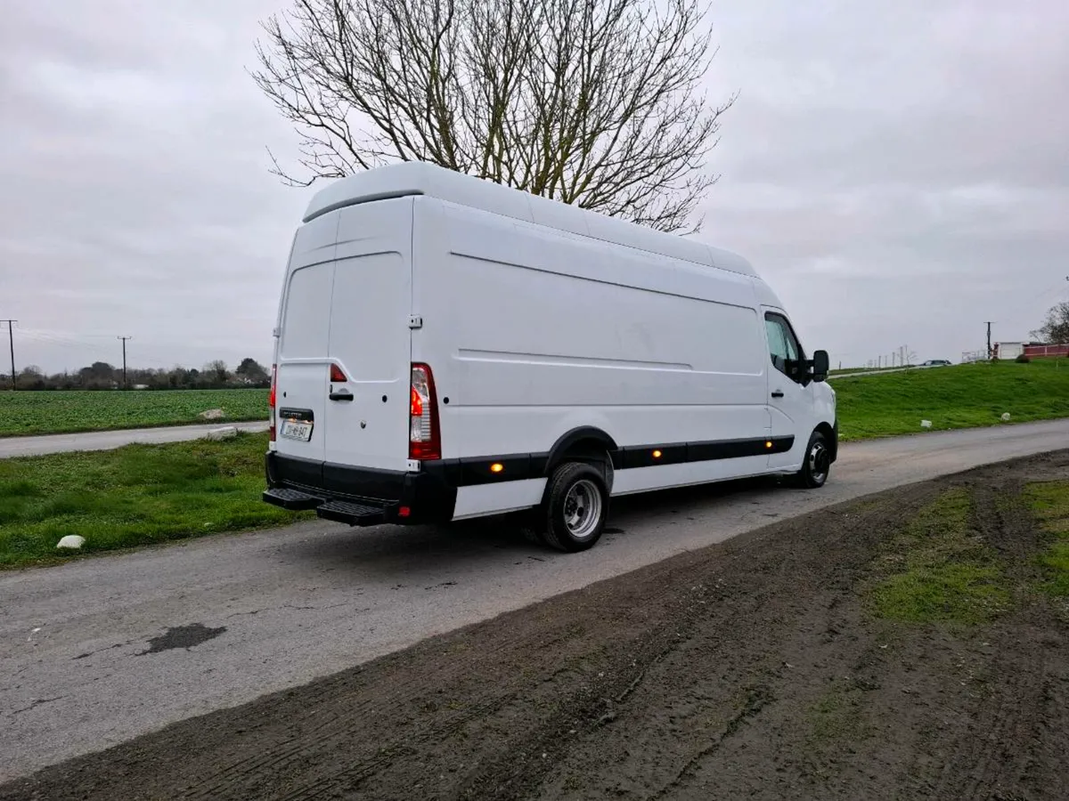 2023 Renault Master Twin Wheel LM35 - Image 4