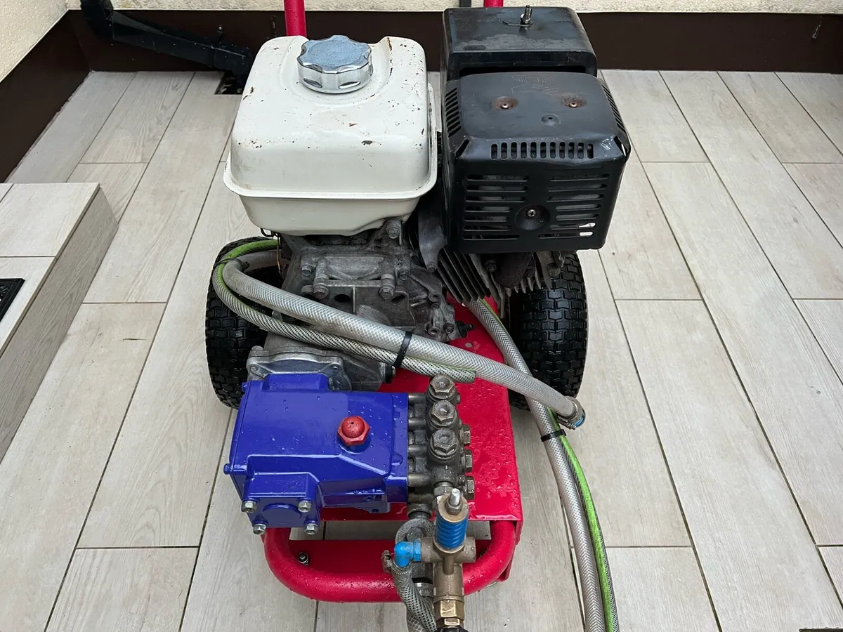 Pressure washer - Image 2