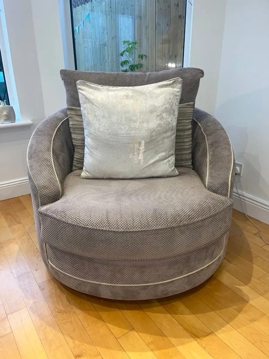 Sofa and chair - Image 2