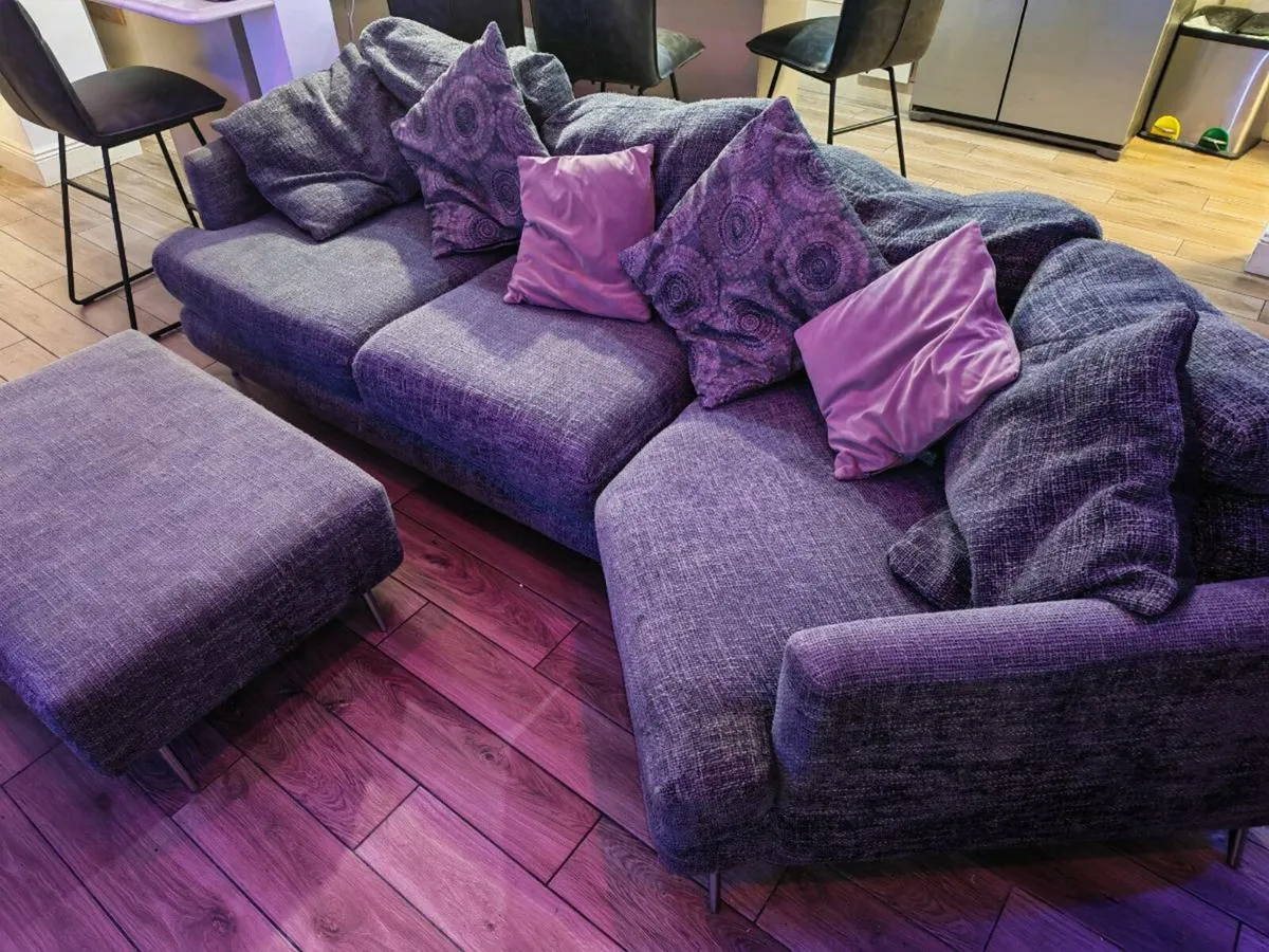Couch - Image 4