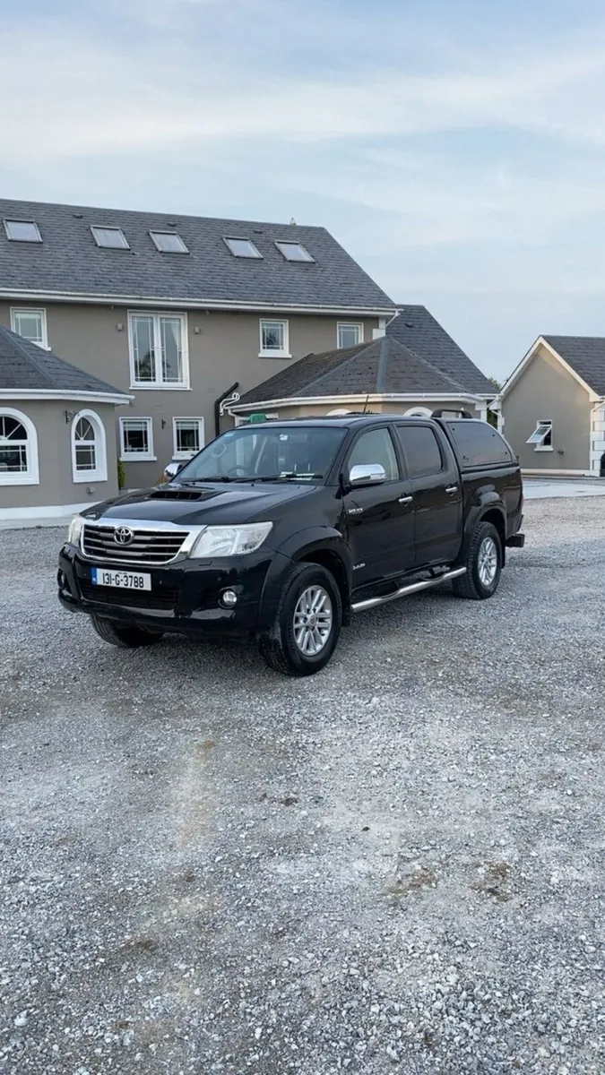 Toyota Hilux Invincible 3.0 D4D - Image 1