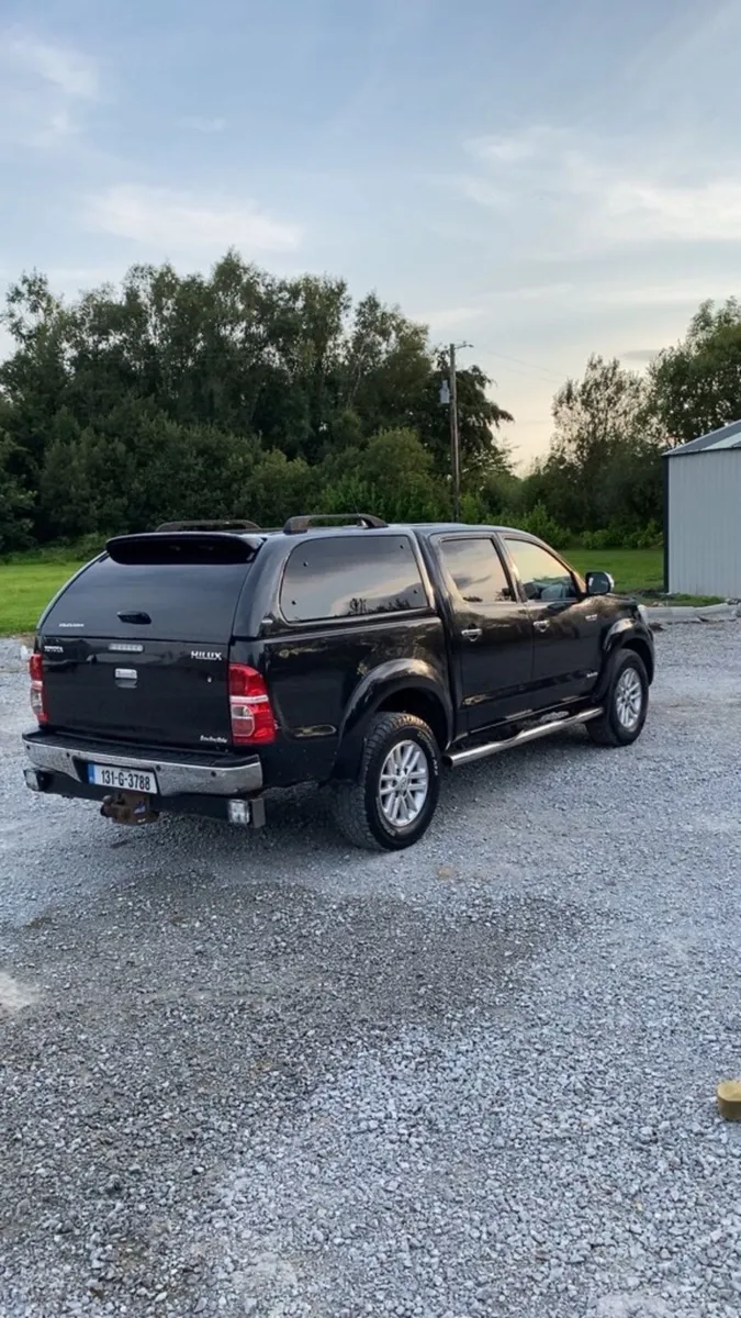 Toyota Hilux Invincible 3.0 D4D - Image 3