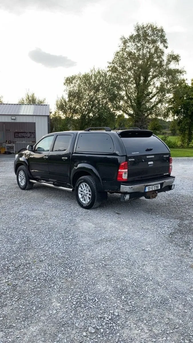Toyota Hilux Invincible 3.0 D4D - Image 4