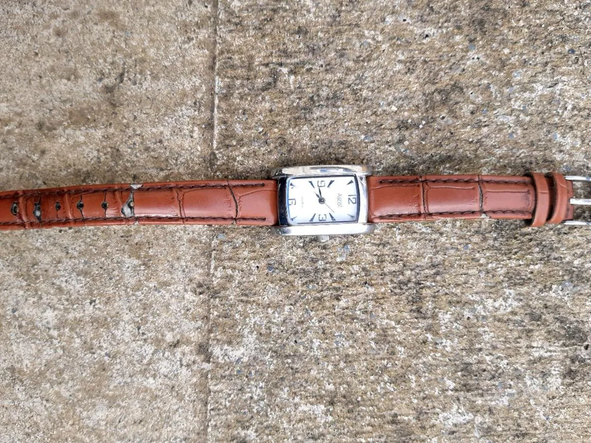 Women's watches - Image 4