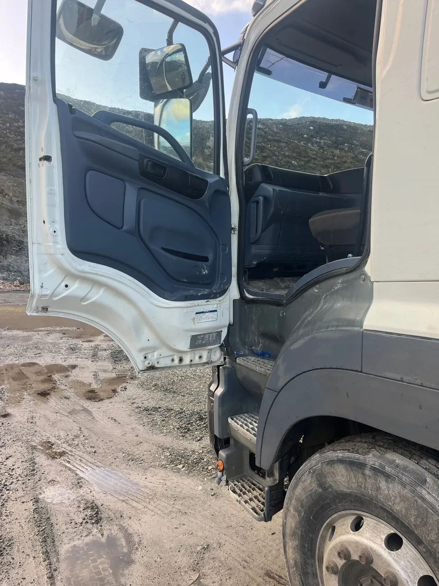 Hino Other 2014 - Image 3