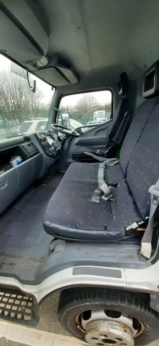 2007 Mitsubishi canter  Box body taillift - Image 2