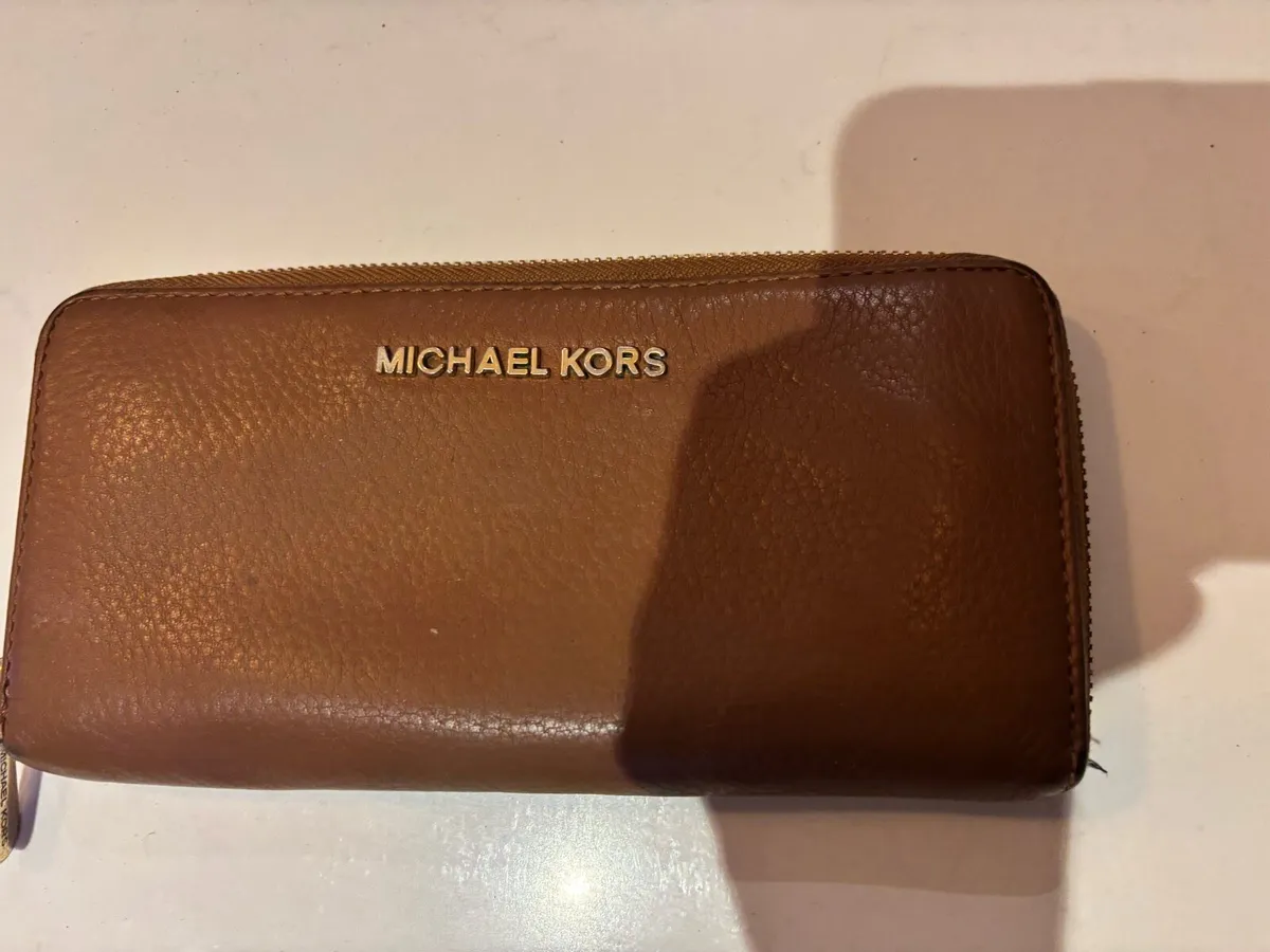 Michael Kors brown wallet - Image 1