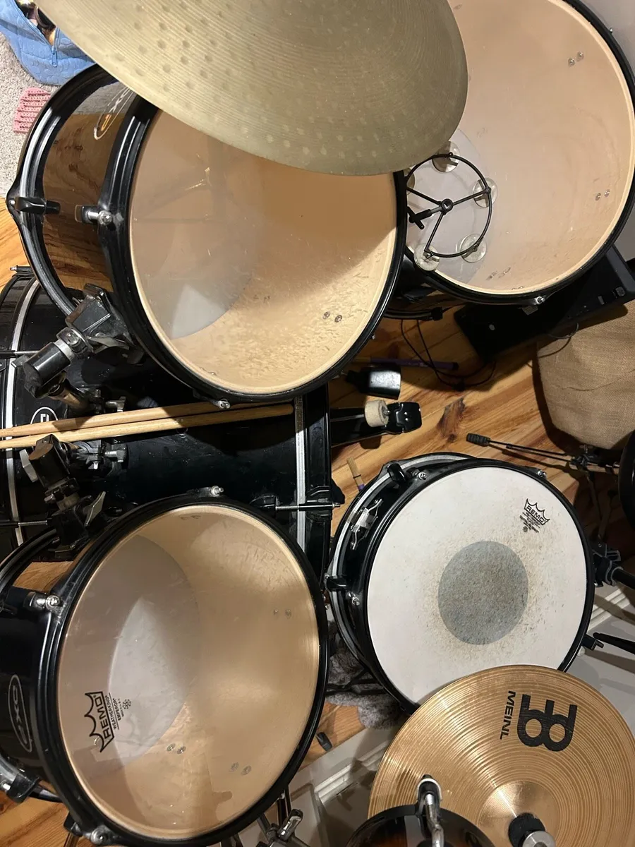 Full drum kit - Image 3