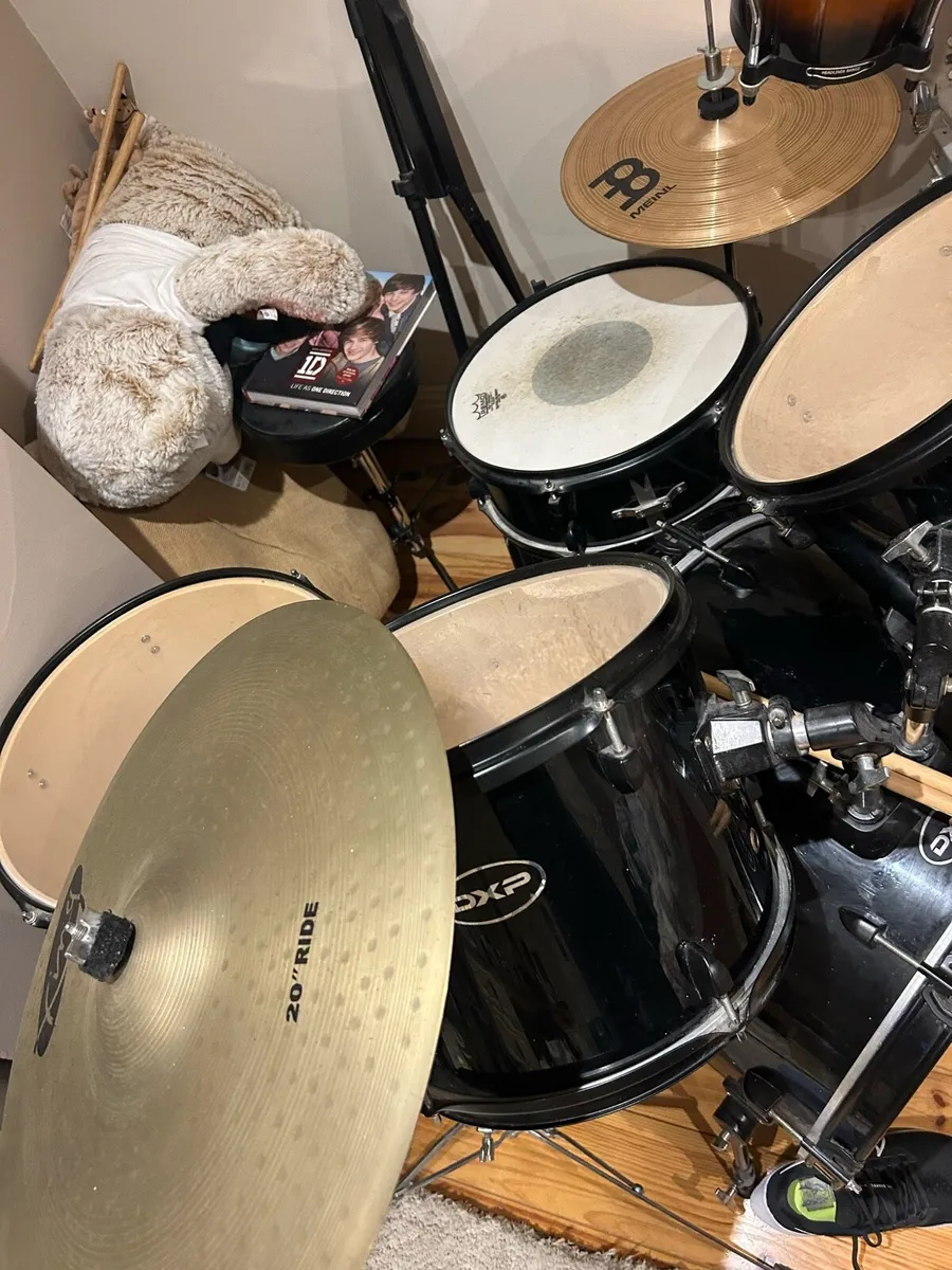 Full drum kit - Image 4